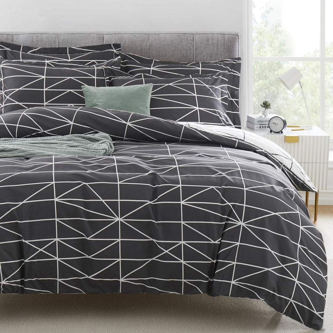 Microfiber Quilt Duvet Cover with Pillow Cases Black Equilateral Triangle Design