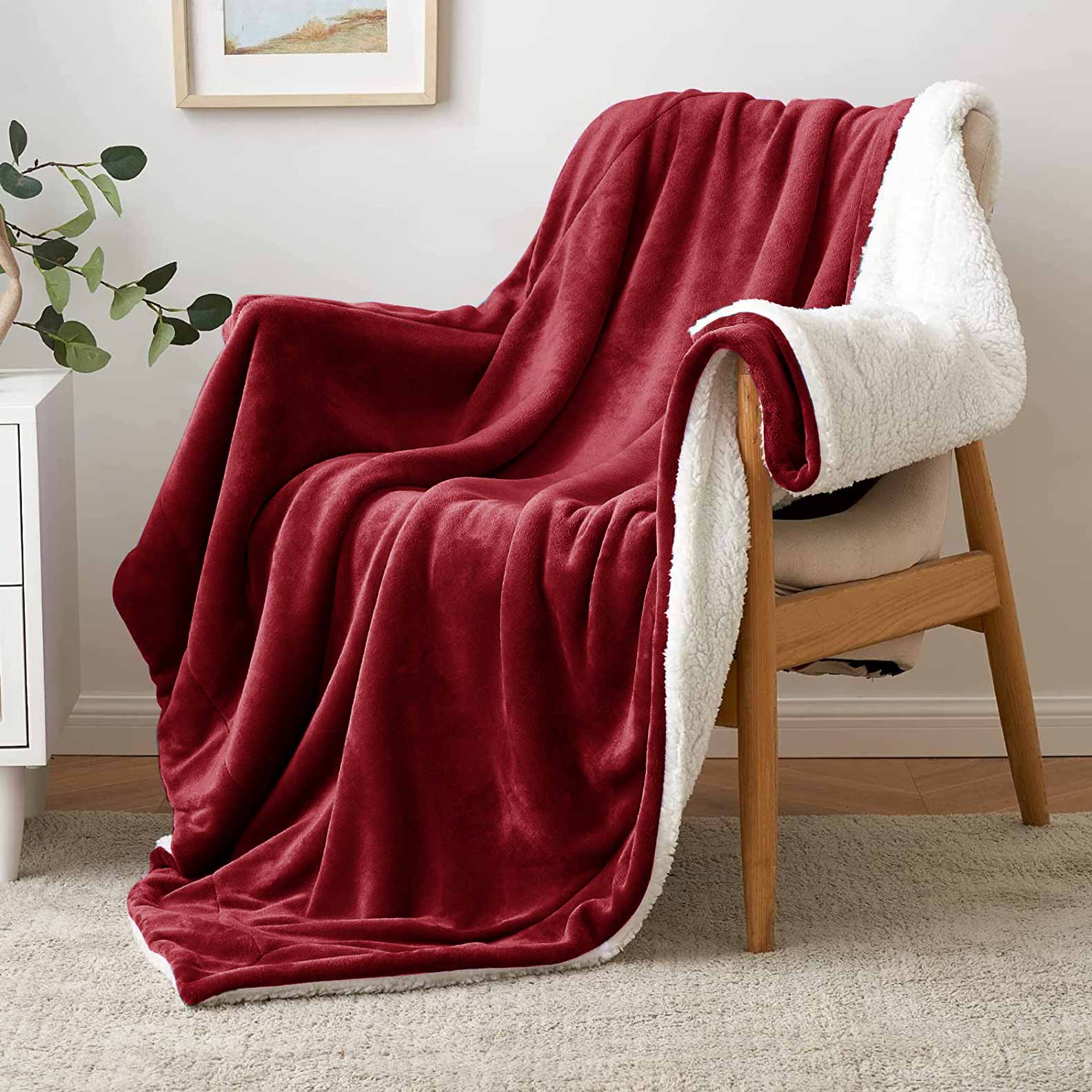 Ultra Soft Sherpa Throw Blanket - Maroon