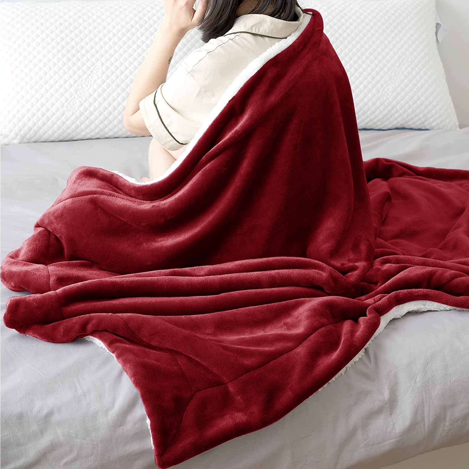 Ultra Soft Sherpa Throw Blanket - Maroon