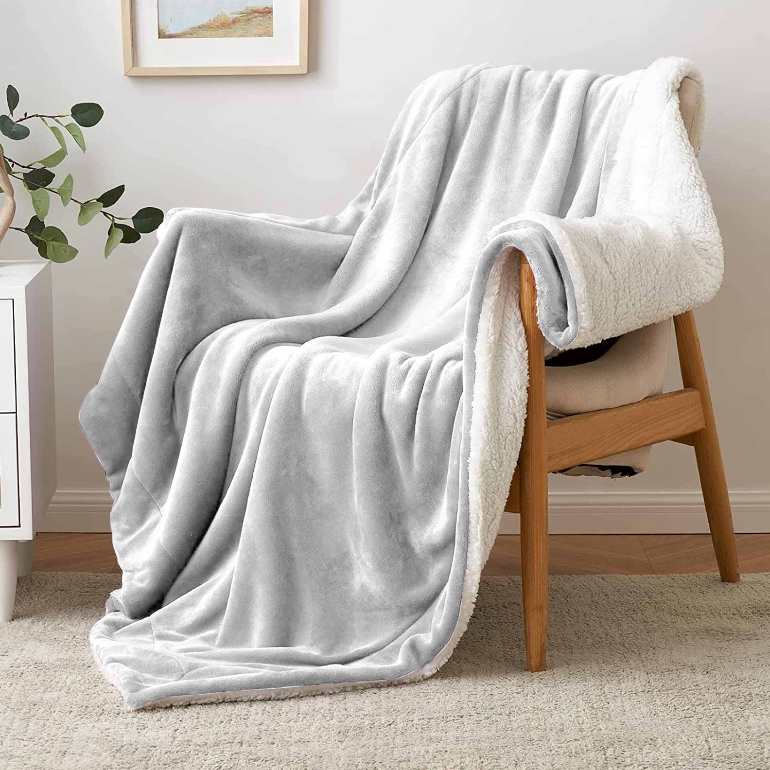 Ultra Soft Sherpa Throw Blanket - Silver