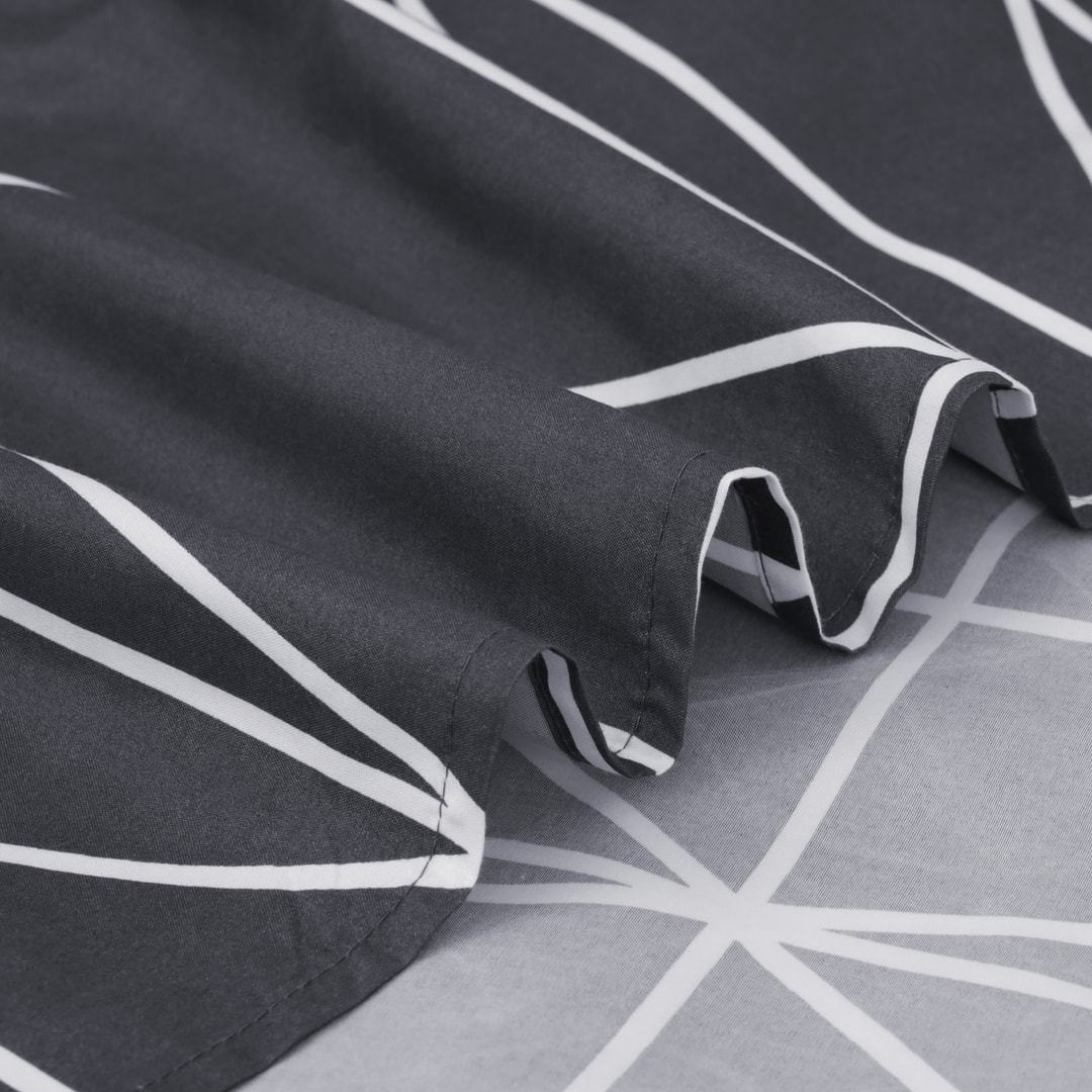 4-Pcs Black Equilateral Triangle Design Microfiber Duvet Cover Set