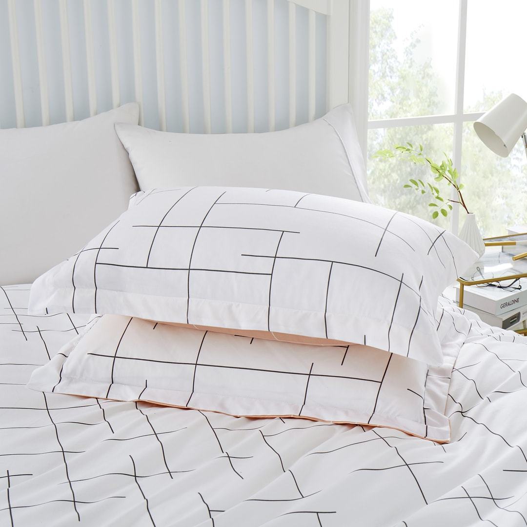 White Brick Pattern Microfiber Duvet Cover Set